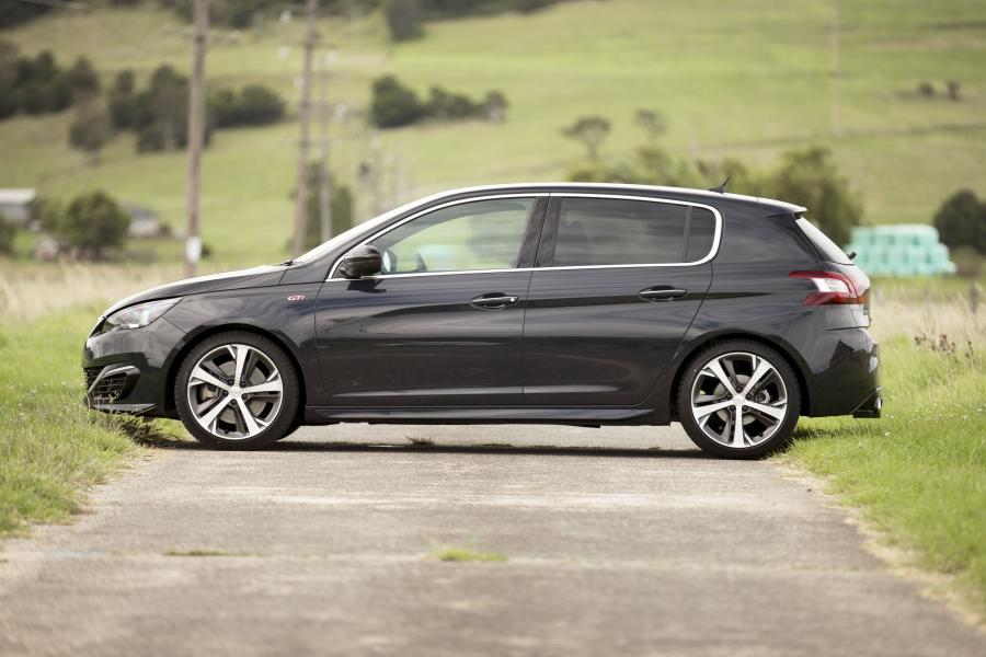  Peugeot 308 GTi 2016 года  (AU) (фото 8 из 30)